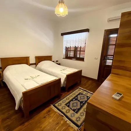 Nena Dashuri Agroturizem Vendégház 4*