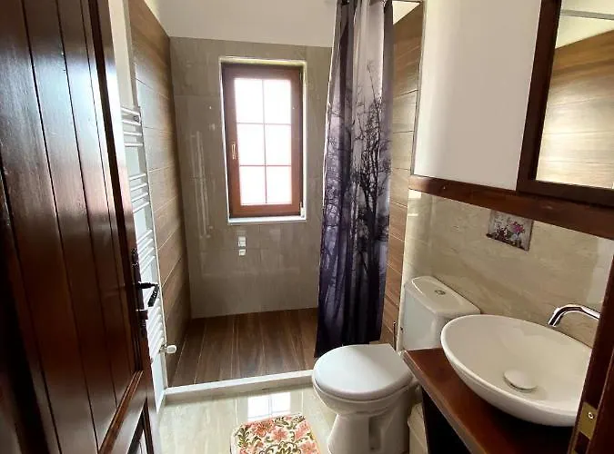 Nena Dashuri Agroturizem