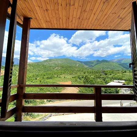 Nena Dashuri Agroturizem Гостевой дом Peshkopi