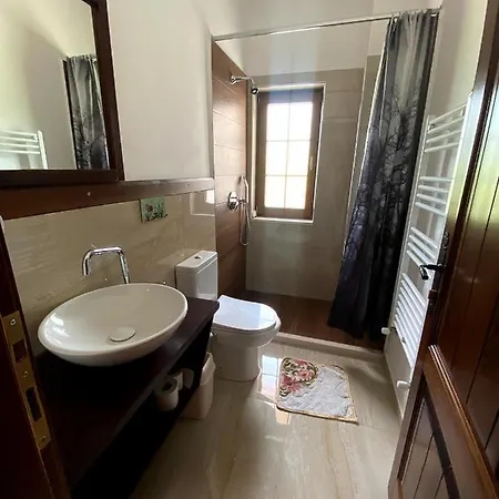 招待所 Nena Dashuri Agroturizem