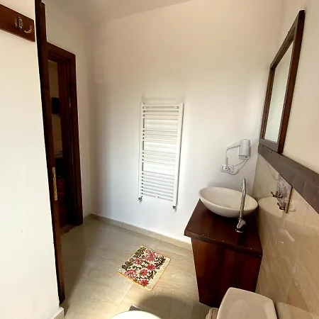 Nena Dashuri Agroturizem 3* Peshkopi