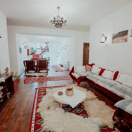 Nena Dashuri Agroturizem Affittacamere Peshkopi